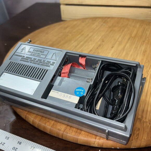 Vintage Gran Prix A220 AM/FM Portable Receiver Radio Tested Works Great - Picture 6 of 8